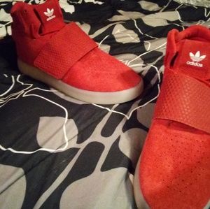Adidas tubular invader strap red